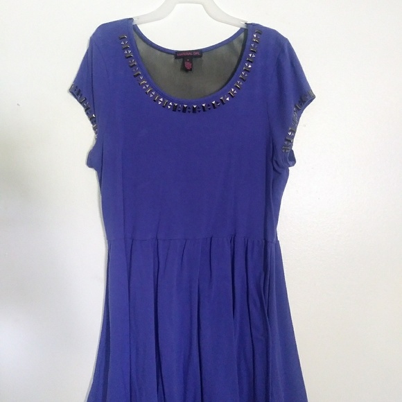 Dress - Picture 2 of 2